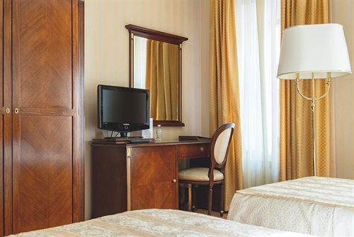 Optima Collection Podil Plaza 4* Kyiv