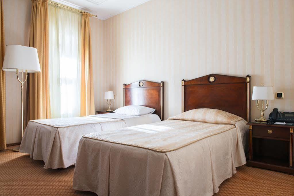 Optima Collection Podil Plaza Hotel