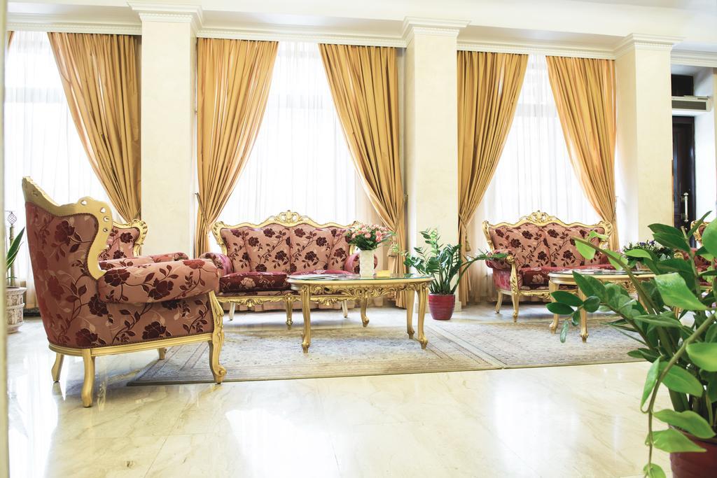 Optima Collection Podil Plaza 4* Kyiv