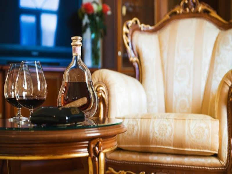 подол плаза 4*